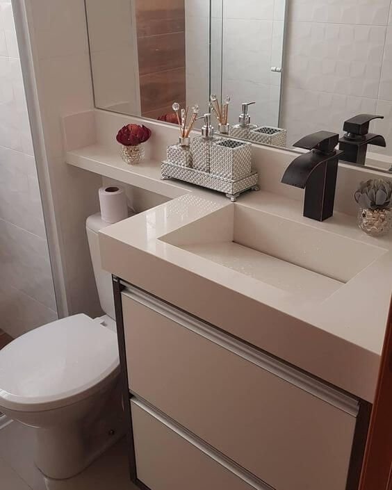 Lavatório moderno com pedra natural